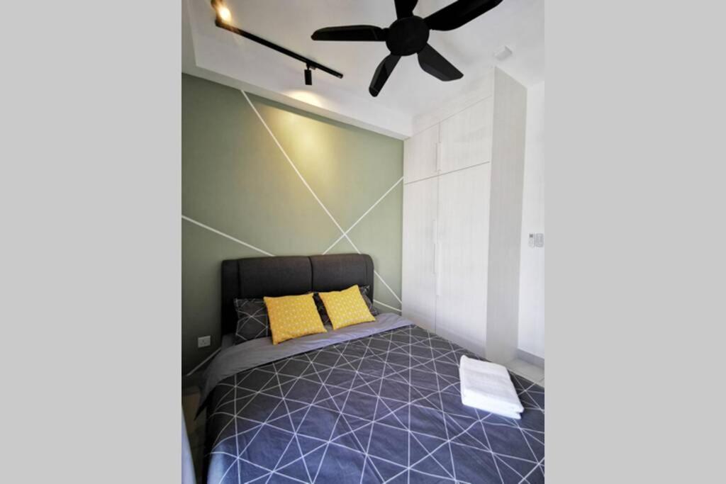 Astetica Pool & Lake View High Floor 100Mbps Wifi Netflix Seri Kembangan Extérieur photo