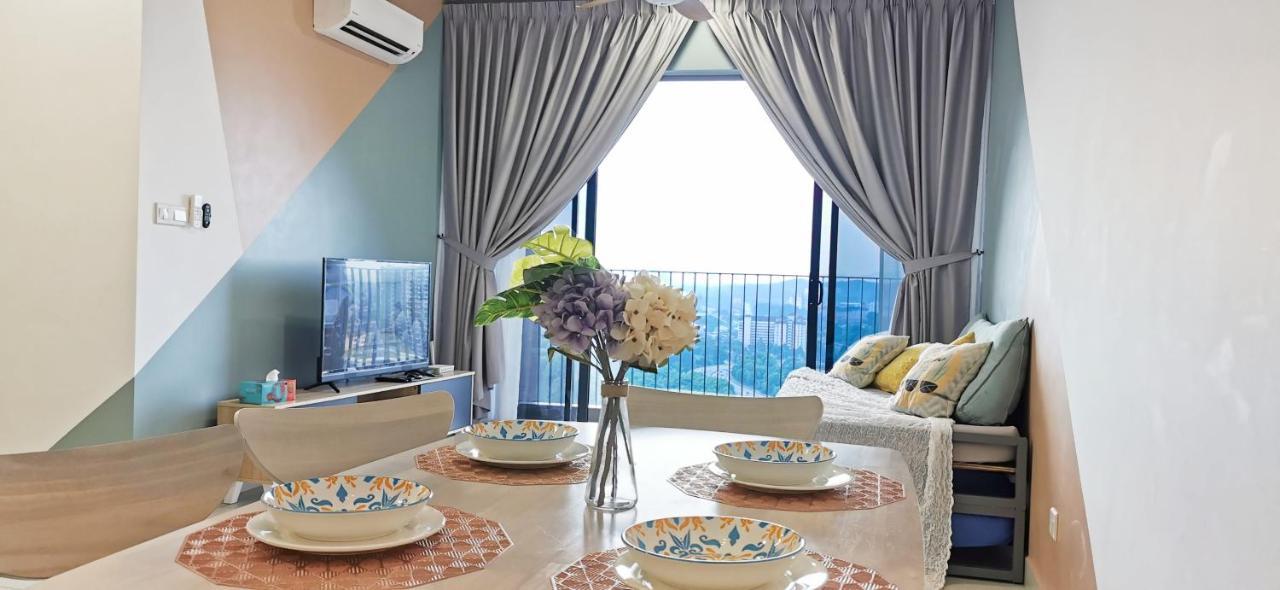 Astetica Pool & Lake View High Floor 100Mbps Wifi Netflix Seri Kembangan Extérieur photo