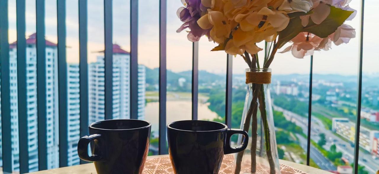 Astetica Pool & Lake View High Floor 100Mbps Wifi Netflix Seri Kembangan Extérieur photo